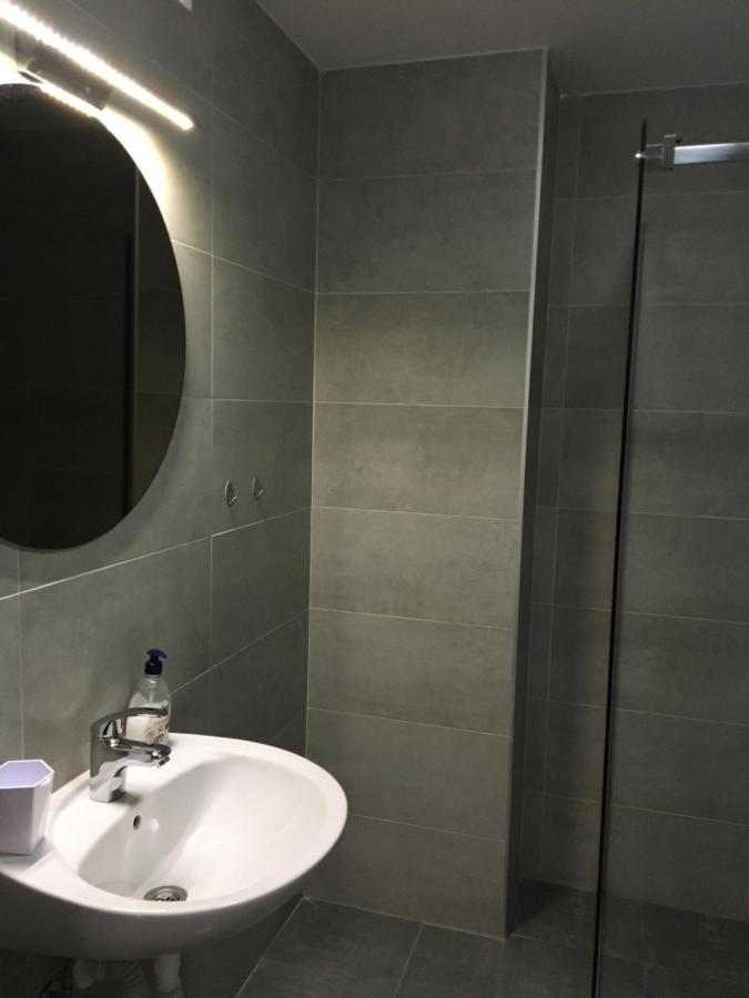 Cool Apartments With Free Parking Čačak エクステリア 写真