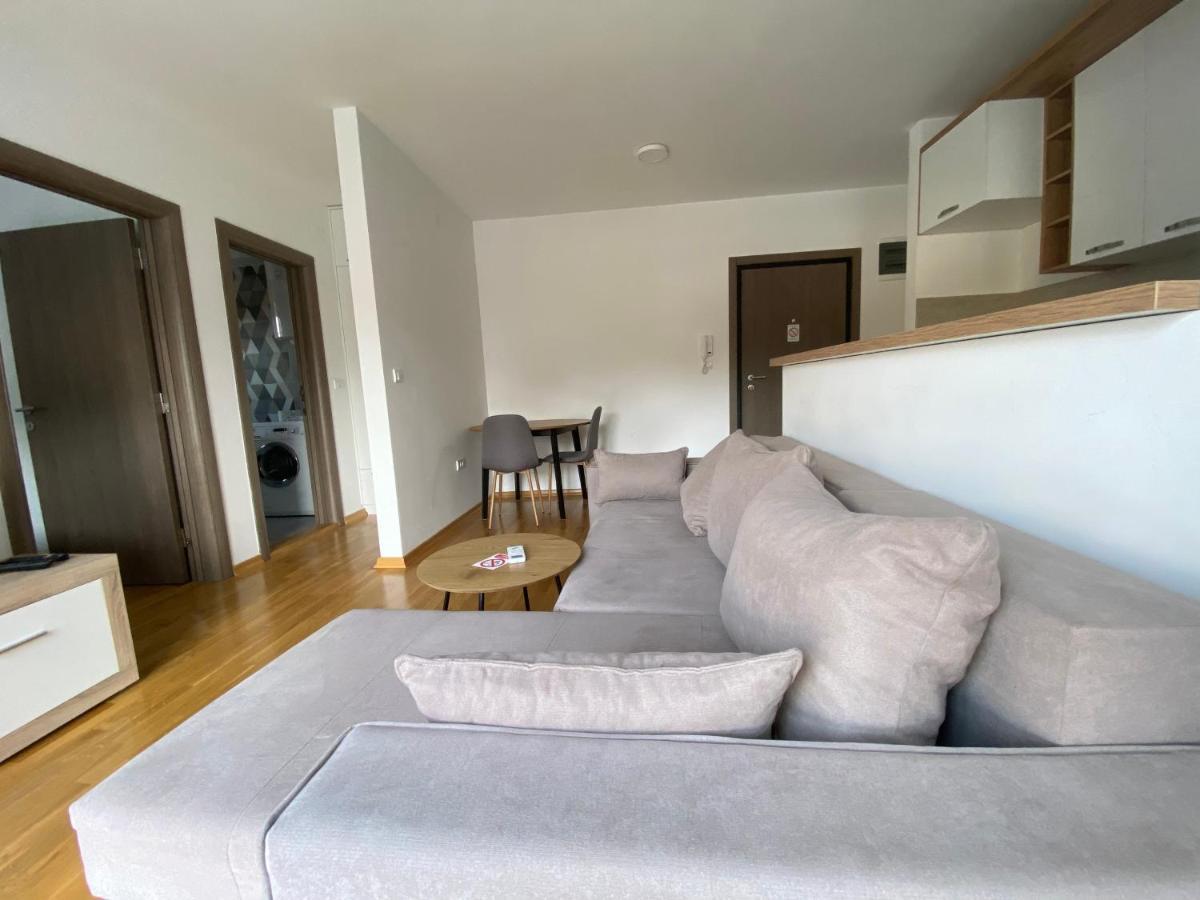 Cool Apartments With Free Parking Čačak エクステリア 写真
