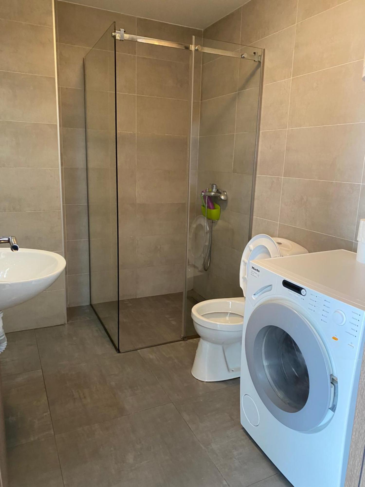 Cool Apartments With Free Parking Čačak エクステリア 写真