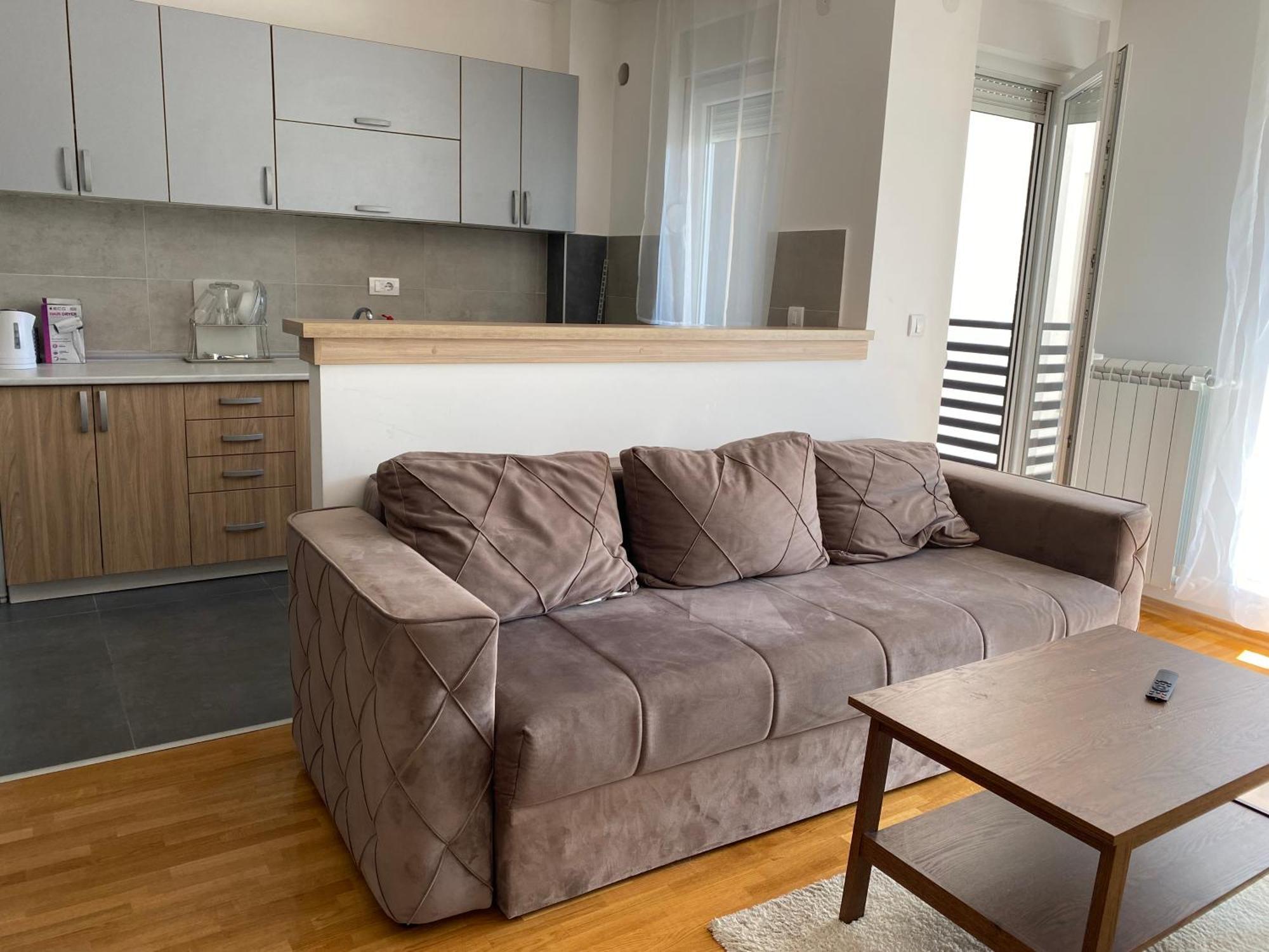 Cool Apartments With Free Parking Čačak エクステリア 写真