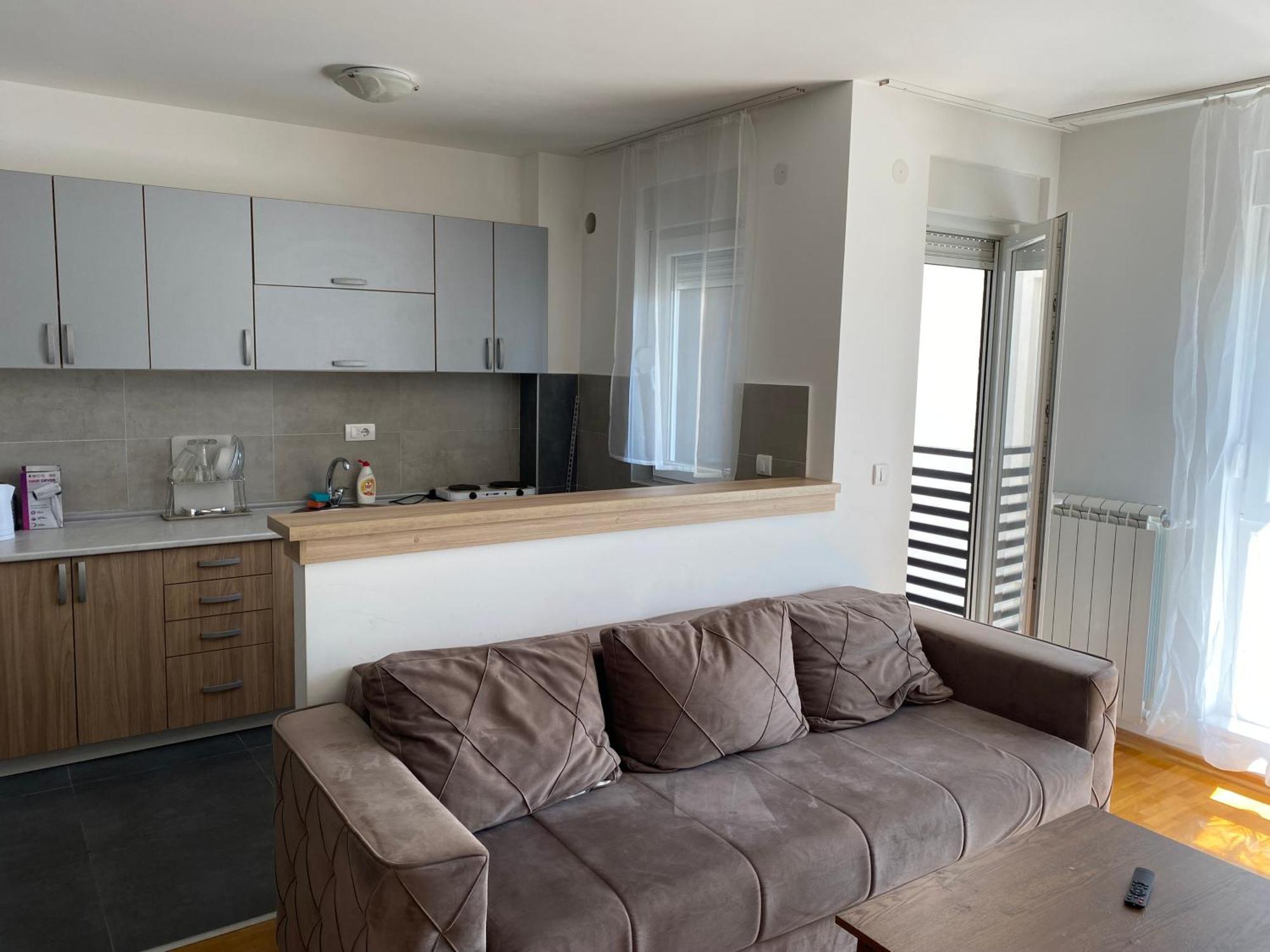 Cool Apartments With Free Parking Čačak エクステリア 写真