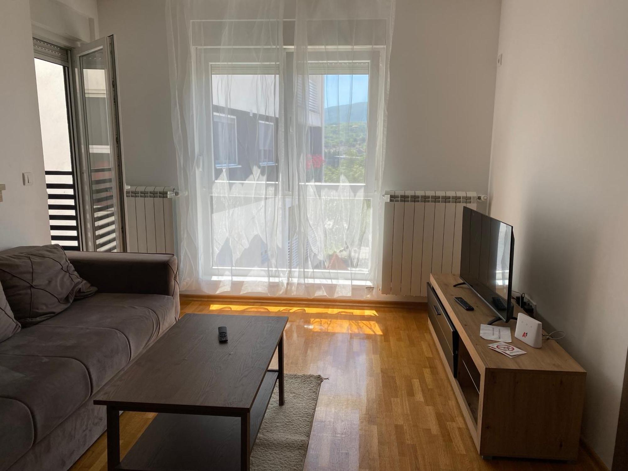 Cool Apartments With Free Parking Čačak エクステリア 写真